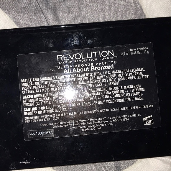 Makeup Revolution Bronzer Palette - Picture 3 of 3